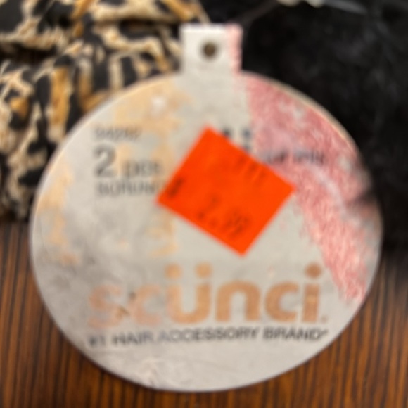 Large lot of hair accessories all NWT! Headscarves, head bands, & Scrunchies! - Picture 8 of 10